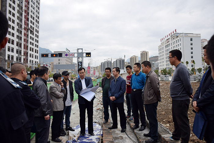 副市長徐世林組織召開推進階州廣場建設現場辦公會議