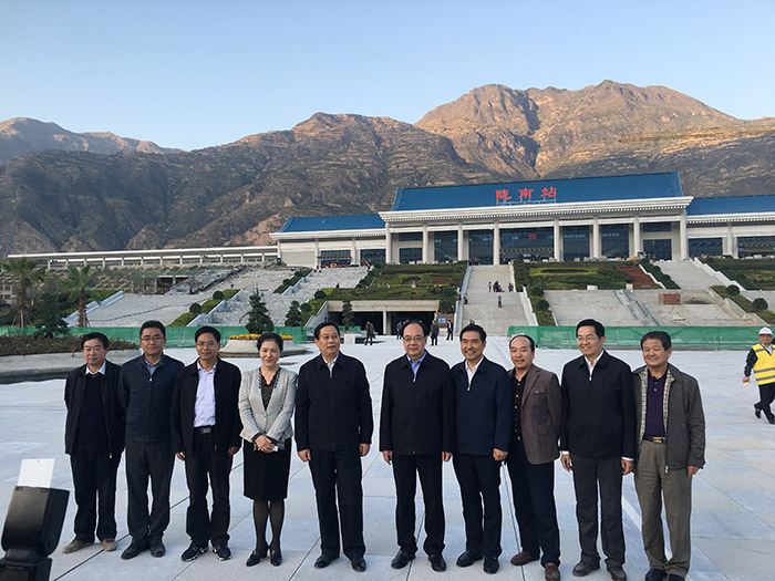 全國、省市政協委員體驗蘭渝鐵路、視察階州廣場