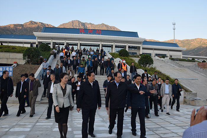 全國、省市政協委員體驗蘭渝鐵路、視察階州廣場