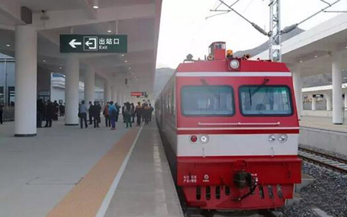 全國、省市政協委員體驗蘭渝鐵路、視察階州廣場