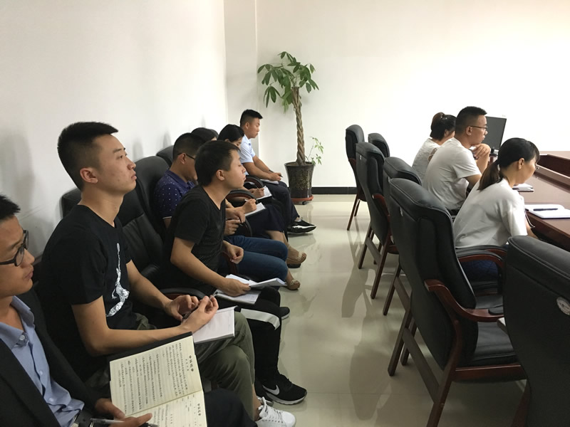 貫徹會(huì)議精神 做好金融工作 -------市龍江城鄉(xiāng)發(fā)展集團(tuán)公司學(xué)習(xí)貫徹全市金融工作會(huì)議精神