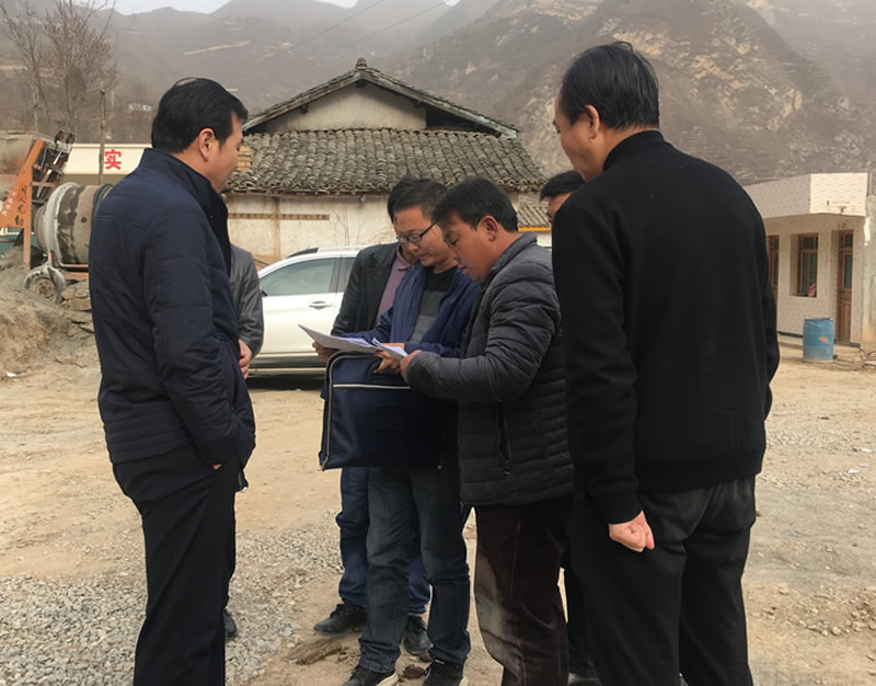 市龍江城鄉發展集團公司總經理李錄順一行赴文縣橋頭鎮安子坡村開展扶貧幫扶工作