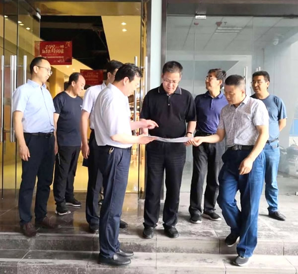隴南市委常委、組織部部長楊郃調研指導市龍江城鄉發展集團公司黨建工作