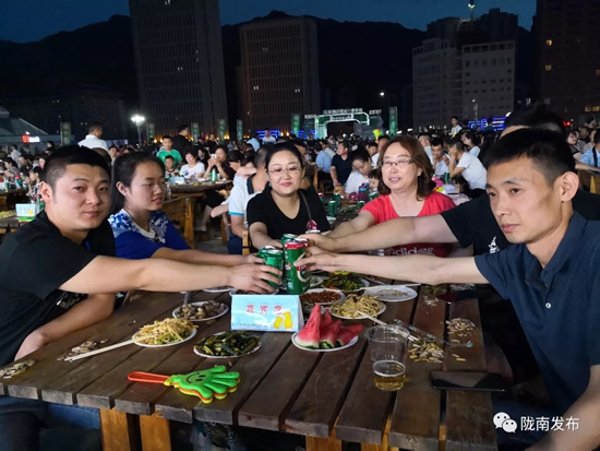 好嗨喲！隴南第一屆青島啤酒節(jié)開幕啦，為期8天