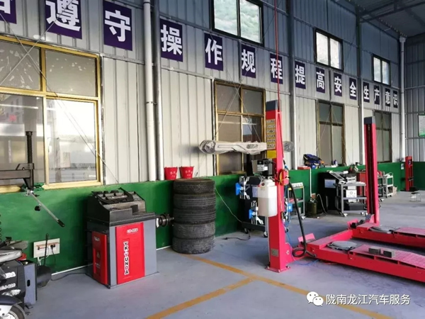 金錘鈑金,銀槍噴漆!龍江汽修值得信賴!