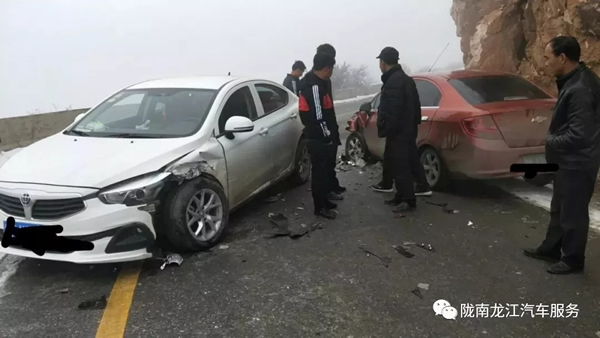 金錘鈑金,銀槍噴漆!龍江汽修值得信賴!